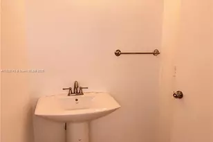 1780 NE 191st St, Miami, FL 33179 - Photo 11