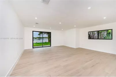 7101 E Troon Cir, Miami Lakes, FL 33014 - Photo 23