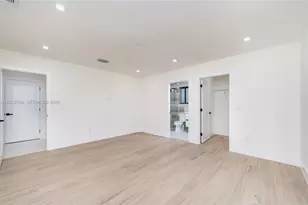 7101 E Troon Cir, Miami Lakes, FL 33014 - Photo 31