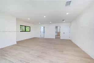 7101 E Troon Cir, Miami Lakes, FL 33014 - Photo 19