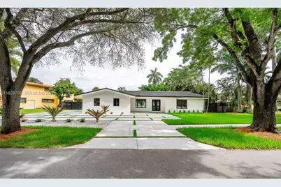 7101 E Troon Cir, Miami Lakes, FL 33014 - Photo 1