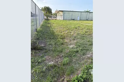 2513 NE 9th Ave, Cape Coral, FL 33909 - Photo 9