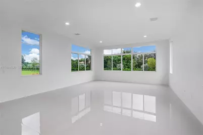2210 SW 122nd Ter, Davie, FL 33325 - Photo 21