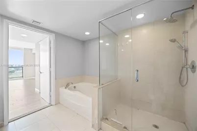 50 Biscayne Blvd #4706, Miami, FL 33132 - Photo 21