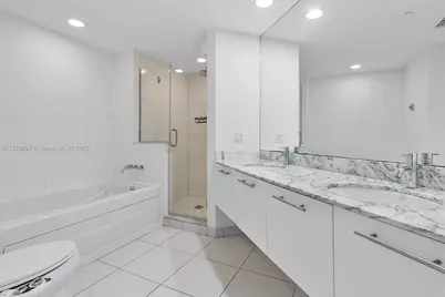 500 Brickell Ave #4101, Miami, FL 33131 - Photo 17