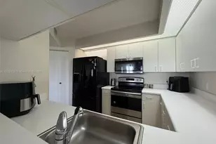 1400 SW 137th Ave, Pembroke Pines, FL 33027 - Photo 13
