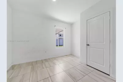 619 NE 5th St, Florida City, FL 33034 - Photo 17