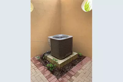 14657 SW 14th St, Pembroke Pines, FL 33027 - Photo 25