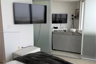 1750 N Bayshore Dr, Miami, FL 33132 - Photo 21