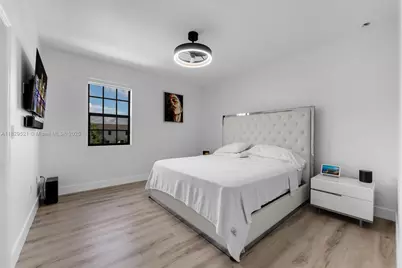 617 SW 11th St, Florida City, FL 33034 - Photo 11