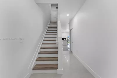 617 SW 11th St, Florida City, FL 33034 - Photo 9