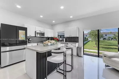 617 SW 11th St, Florida City, FL 33034 - Photo 1