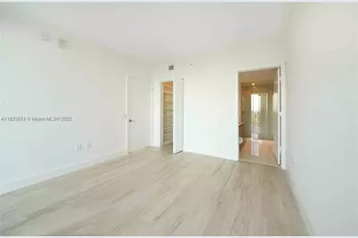121 NE 34th St #1009, Miami, FL 33137 - Photo 17