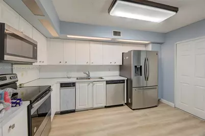 2808 N 46th Ave #E353, Hollywood, FL 33021 - Photo 11