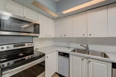 2808 N 46th Ave #E353, Hollywood, FL 33021 - Photo 13