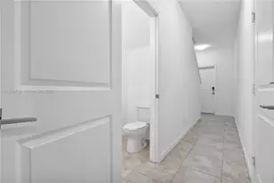 1128 NW 40th Ter, Lauderhill, FL 33313 - Photo 13