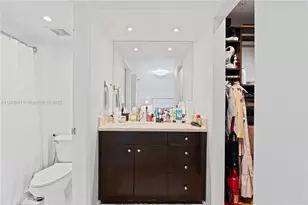 2811 NE 185th St, Aventura, FL 33180 - Photo 19