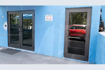 1840 NW 95th Ave, Doral, FL 33172 - Photo 35