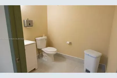 1840 NW 95th Ave, Doral, FL 33172 - Photo 17