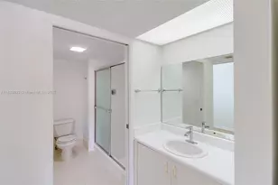 571 SW 142nd Ave, Pembroke Pines, FL 33027 - Photo 25
