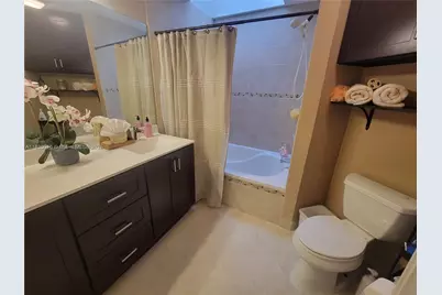 810 SW 113th Ter, Pembroke Pines, FL 33025 - Photo 9