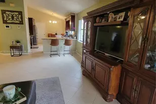 810 SW 113th Terrace, Pembroke Pines, FL 33025 - Photo 27