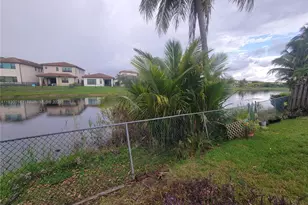 810 SW 113th Terrace, Pembroke Pines, FL 33025 - Photo 31