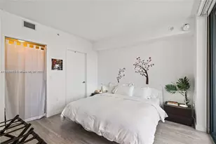 55 SW 9th St, Miami, FL 33130 - Photo 17