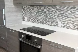 650 NE 32nd St, Miami, FL 33137 - Photo 5