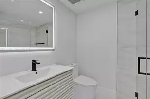 1840 NE 199th St, Miami, FL 33179 - Photo 27