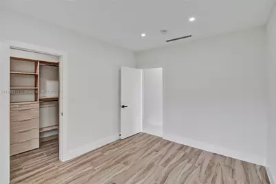 1840 NE 199th St, Miami, FL 33179 - Photo 11