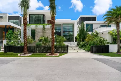 1045 N Venetian Dr, Miami, FL 33139 - Photo 1