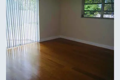 6790 SW 10th Ct, Pembroke Pines, FL 33023 - Photo 5