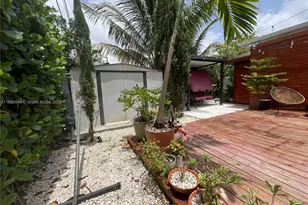 323 NW 105th St, Miami, FL 33150 - Photo 43