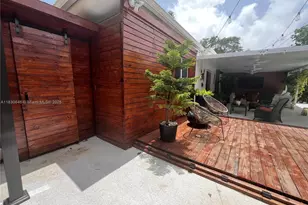 323 NW 105th St, Miami, FL 33150 - Photo 51