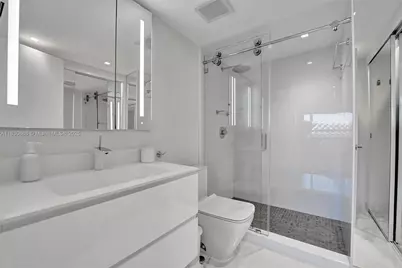 2 Grove Isle Dr #B410, Miami, FL 33133 - Photo 31