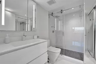 2 Grove Isle Dr, Miami, FL 33133 - Photo 31