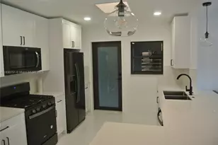 10230 Dolphin Rd, Cutler Bay, FL 33157 - Photo 5