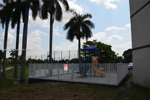 7125 NW 186th St, Hialeah, FL 33015 - Photo 13