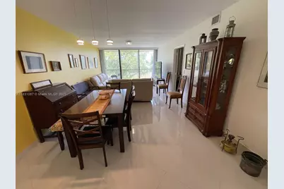 20335 W Country Club Dr #304, Aventura, FL 33180 - Photo 11