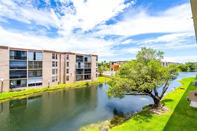 8895 Fontainebleau Blvd #301, Miami, FL 33172 - Photo 1