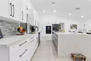 8022 NW 84th Terrace, Tamarac, FL 33321 - Photo 9
