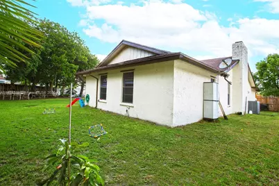 8022 NW 84th Ter, Tamarac, FL 33321 - Photo 41