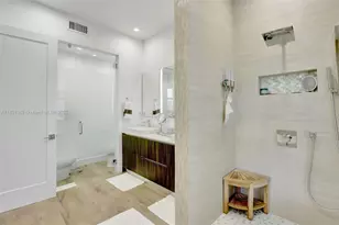 324 Balboa St, Hollywood, FL 33019 - Photo 21