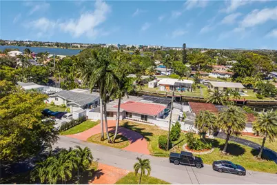 2001 NW 33rd St, Oakland Park, FL 33309 - Photo 27