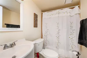 10114 NW 4th Ln, Miami, FL 33172 - Photo 15