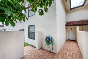 10114 NW 4th Ln, Miami, FL 33172 - Photo 41