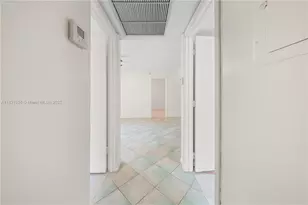 20905 NE 8th Ct, Miami, FL 33179 - Photo 17