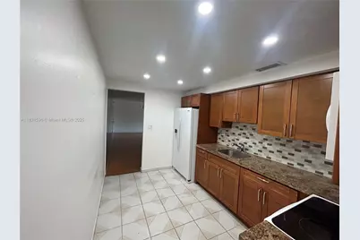 1020 94th St #202, Bay Harbor Islands, FL 33154 - Photo 3