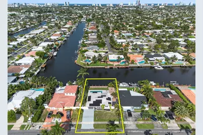 380 SE 1st Ter, Pompano Beach, FL 33060 - Photo 1